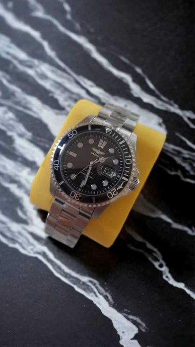 Invicta Pro Diver Quartzo - 43mm