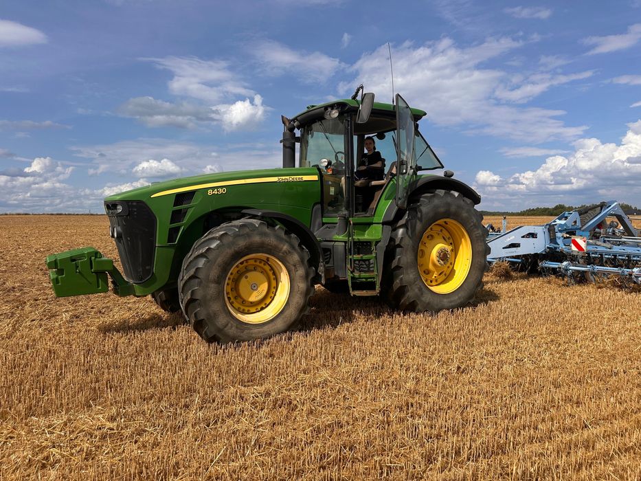John Deere 8430 AutoPower 44km/h 330 PS