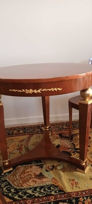 Conjunto mesas e cadeiras