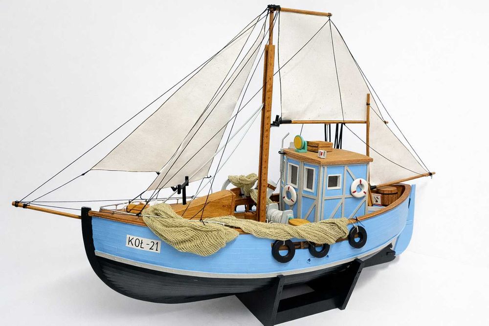 Ręcznie robiony model kutra rybackiego KUTER RYBACKI KOŁ-21
