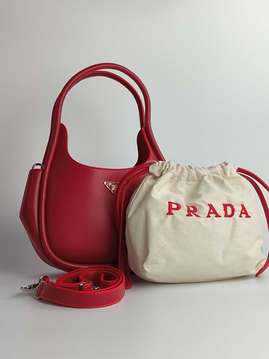 Сумка Prada Leather