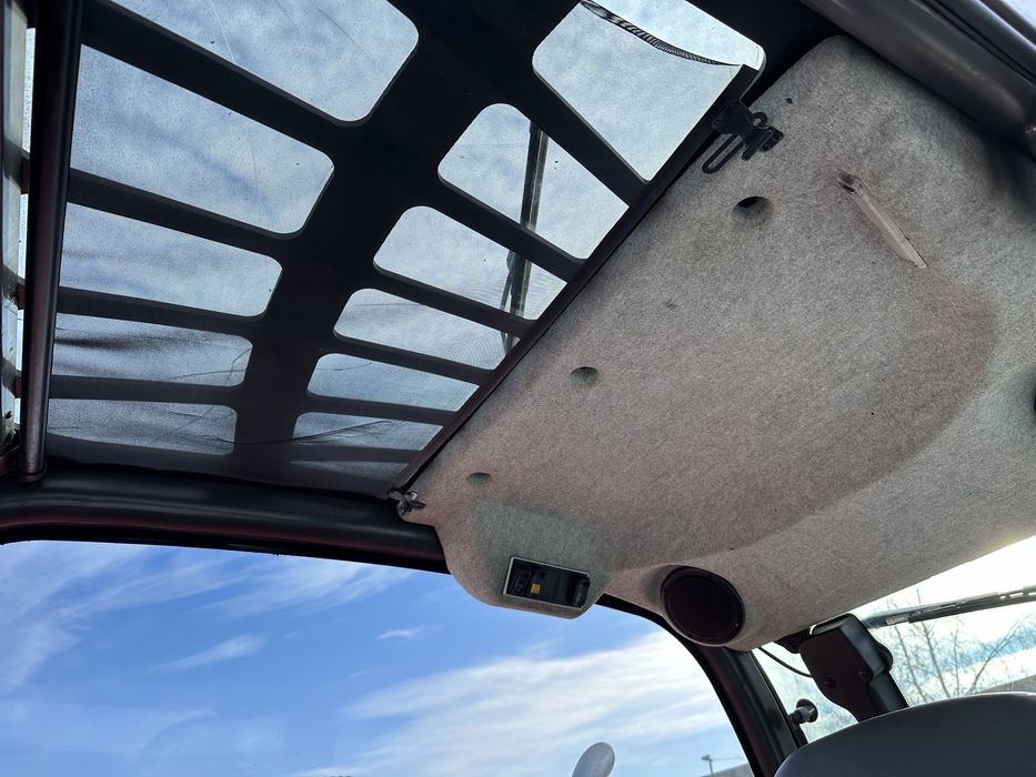 Телескопічний навантажувач маніту Manitou