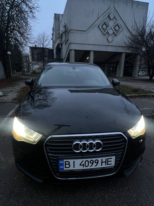 Audi A1 2011 купе 1.2 турбо авто ауді чорна ідеальний стан
