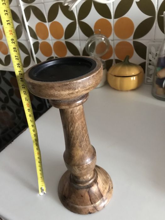 Candelabro de madeira