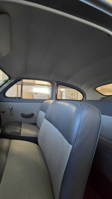 Carro VOLVO 444 Marreco