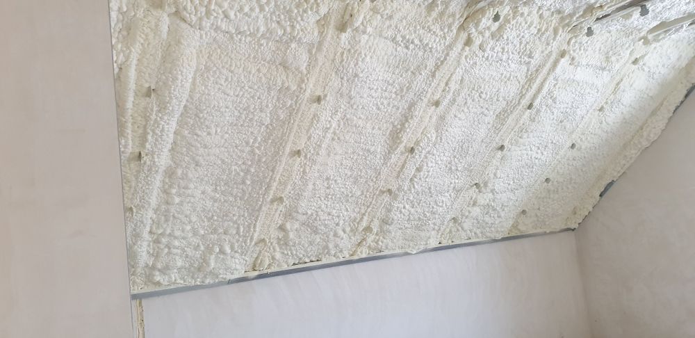 Ocieplamy pianą Dachy Poddasza, izolacja, piana, Docieplenia Piana pur