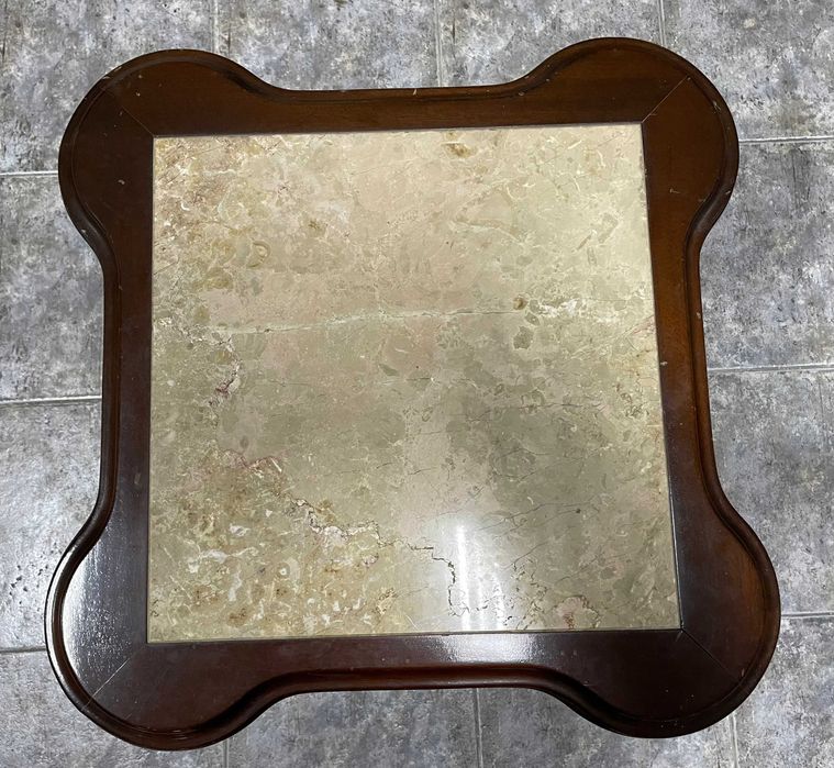 Mesa de centro para sala de estar em madeira e pedra