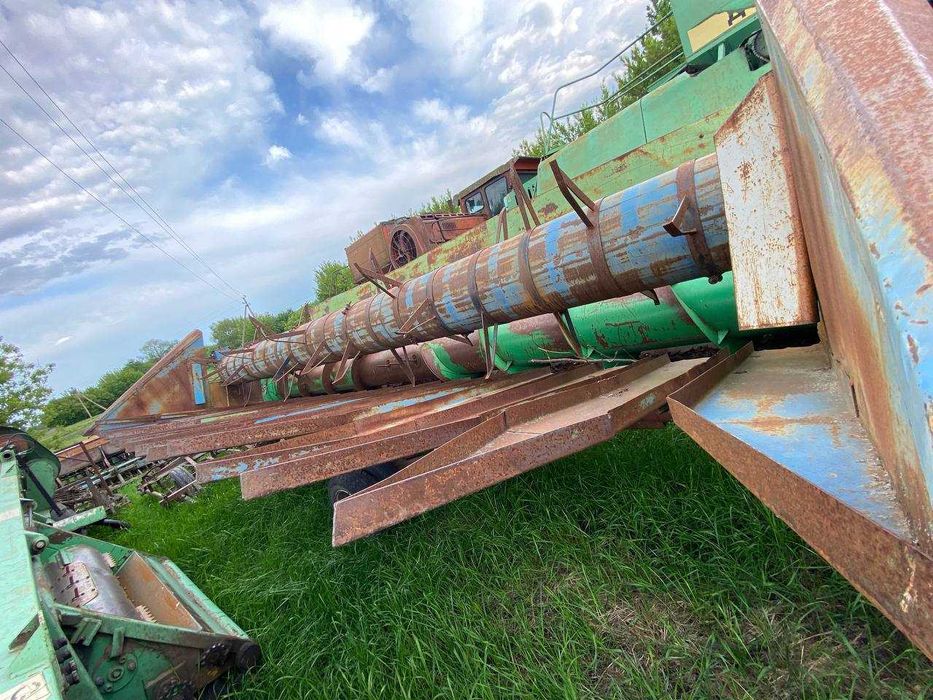 Продається комбайн зернозбиральний ДОН 1500Б 2010 рік + жатки