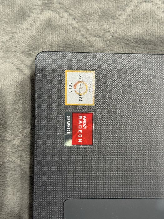 Ноутбук Lenovo IdeaPad 3 15ADA05.       (81W101QVRA)