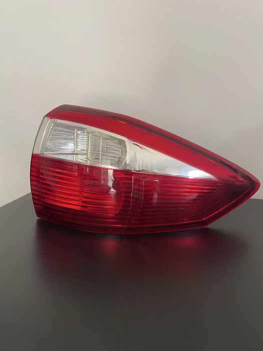 Farolim traseiro ford c max