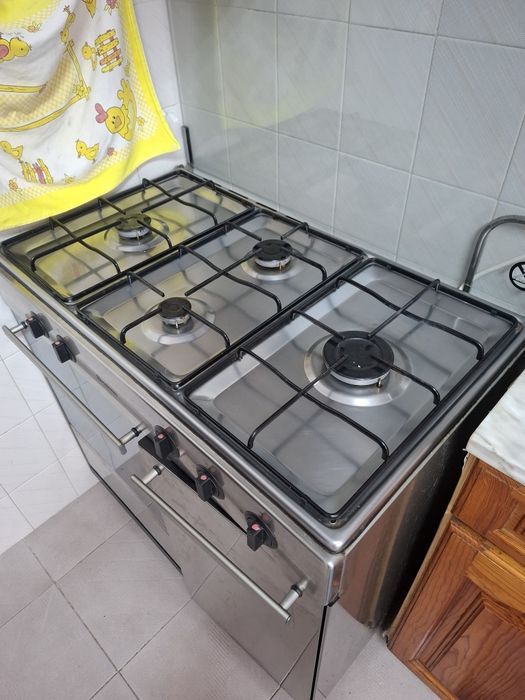 Fogao a gas com forno