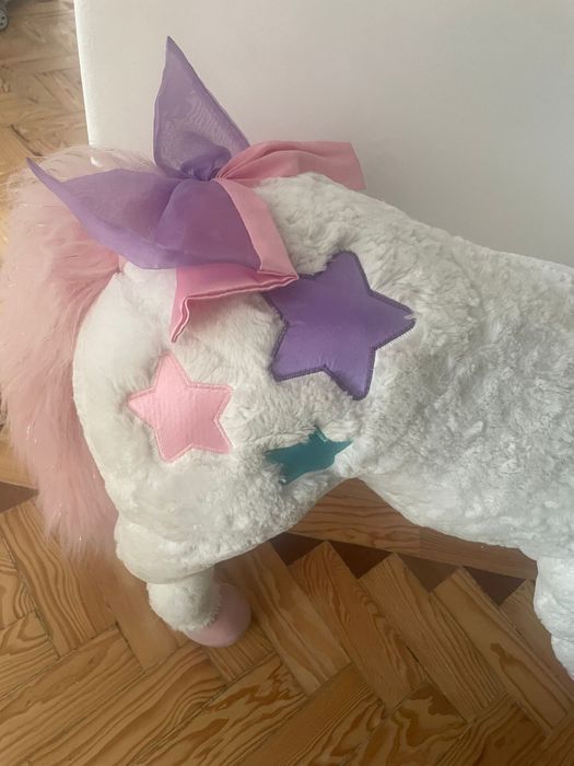 Unicornio em peluche gigante