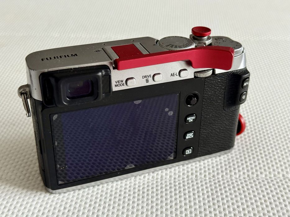 Fujifilm XE-3 com caixa