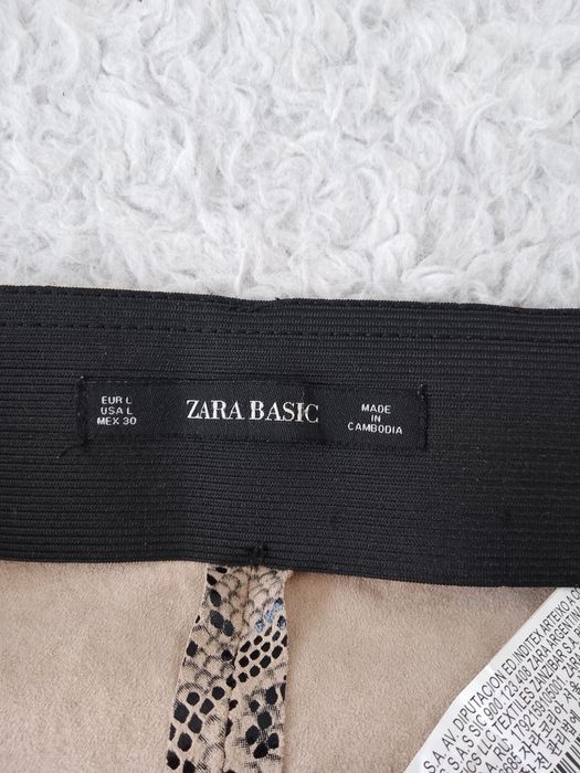 Продам брюки Zara зміїїний принт