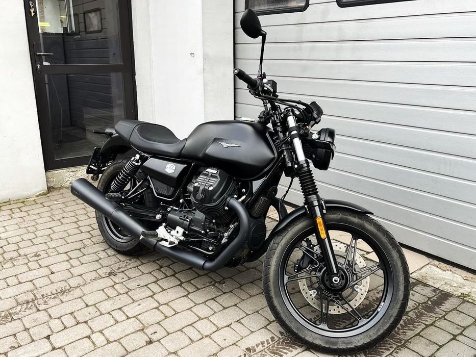 Moto Guzzi V7 V7 STONE niski przebieg, import Włochy,