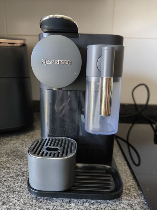 Máquina de Café DeLonghi Nespresso