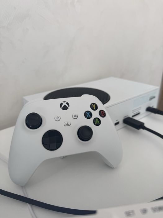 Xbox series s хорошее состояние