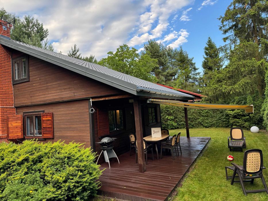 domek letniskowy Sandy House nad jeziorem Piaseczno 4min / 350m do plaży, 4 sypialnie, klimatyzacja, Internet 5G, smart TV, palenisko ogrodowe