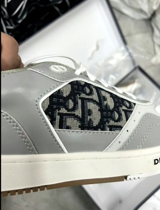 Продажа! Крoсовки Dior