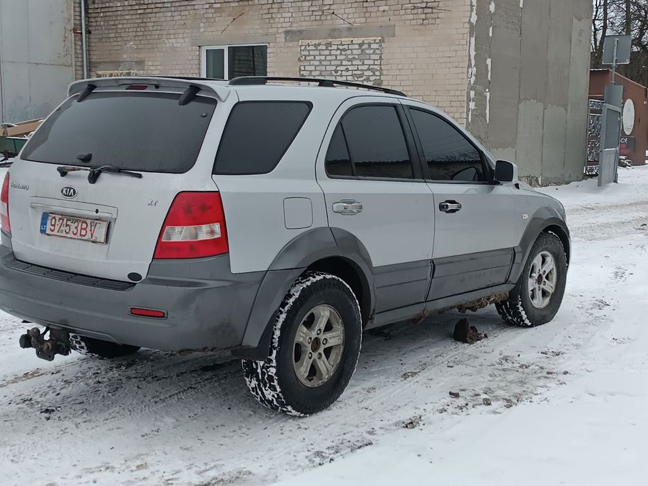 Продам кия сорента 4х4. На полном ходу . Строчно