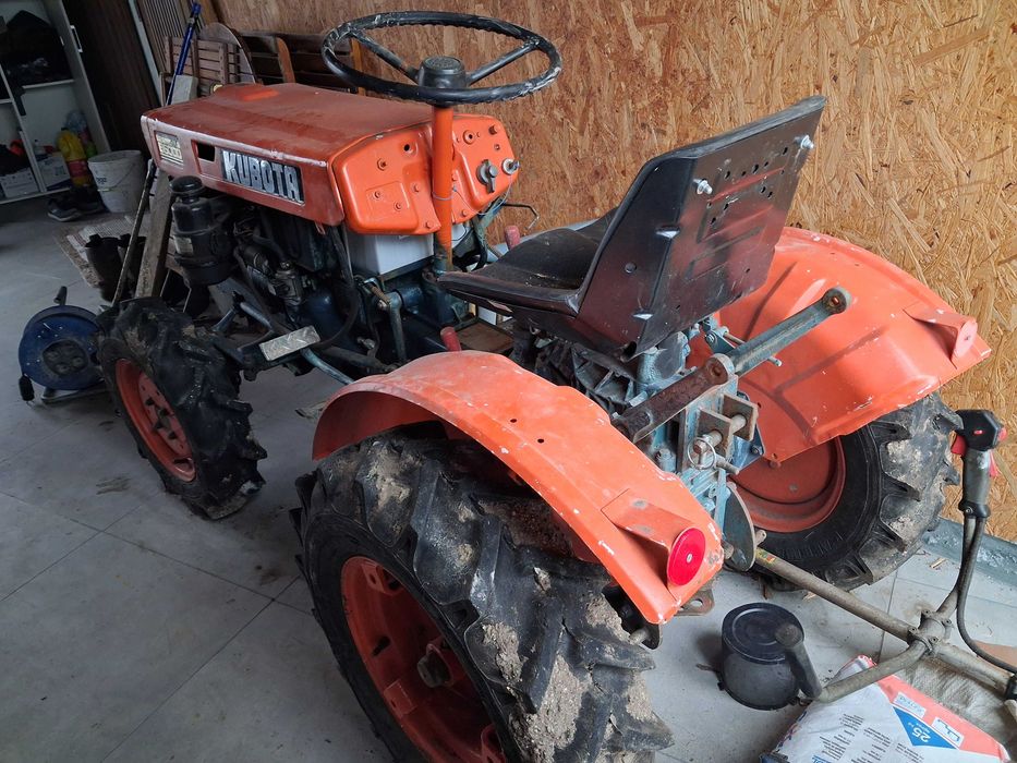 Trator kubota B6000 4x4