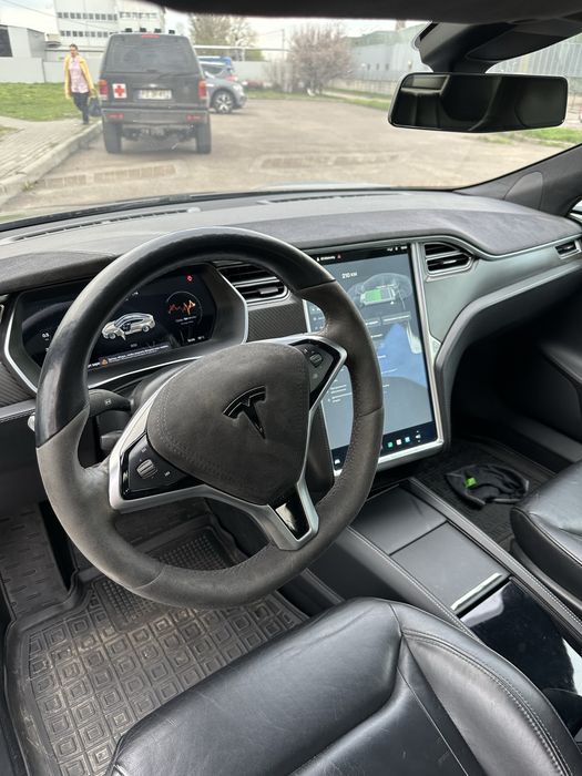 Tesla Model S 90D