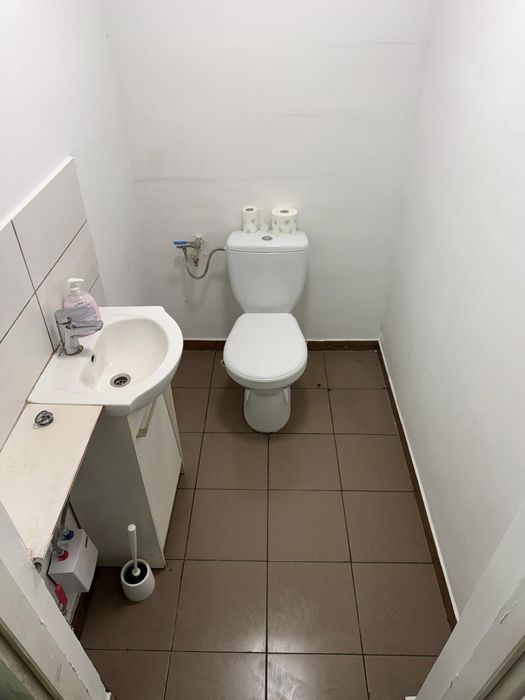 Magazyn w centrum 190m parter parking wc ogrzewanie