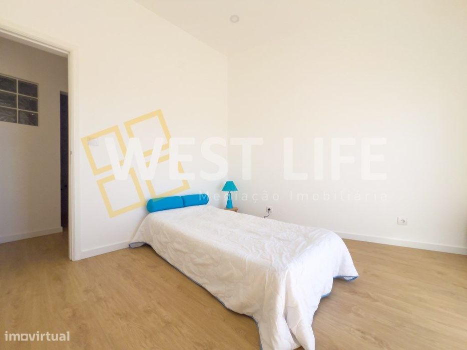 Moradia T2 totalmente remodelada com VISTA MAR a 4 minutos da praia...