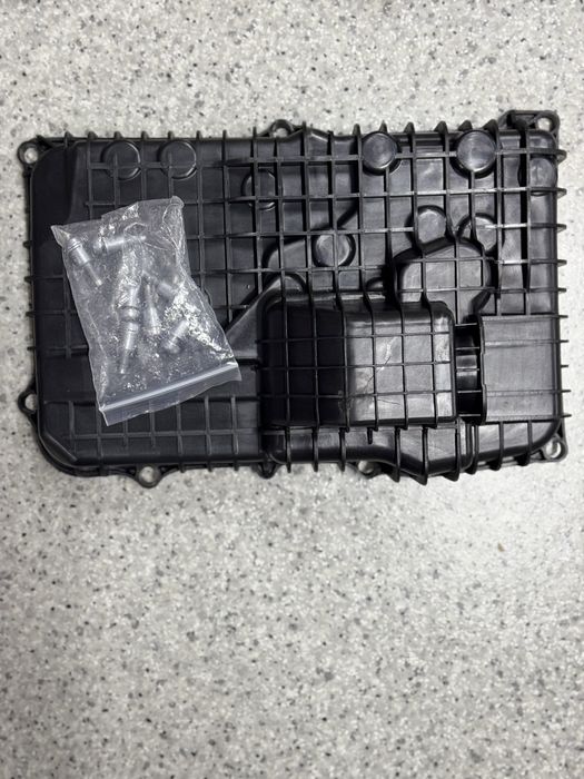 Упор концевика концевик на капоте  Jeep Compass 2017+