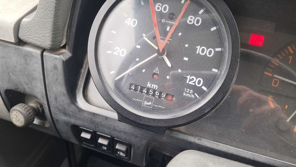 Mitsubishi Canter FH 100 de 1993, pronto a trabalhar, versão pesada.