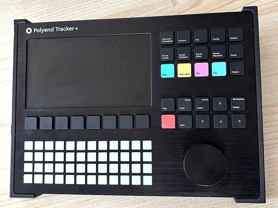 Polyend Tracker+ (Plus) – stan idealny, komplet, pudełko + stand 3D
