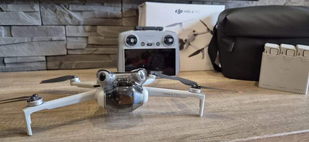 Dji Mini 4Pro Fly More Combo RC2 Stan Idealny