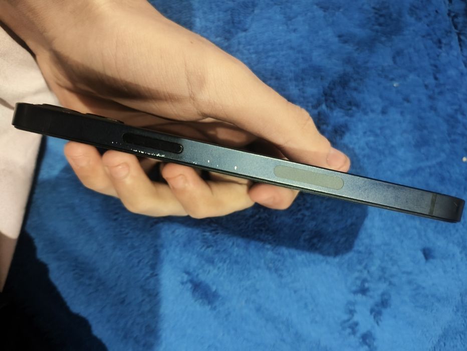 Обменяю айфон 12