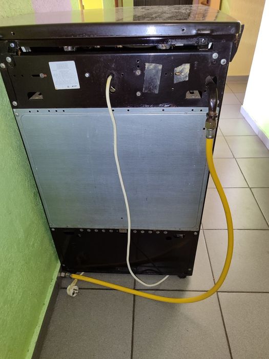 Газова плита з електродуховкою