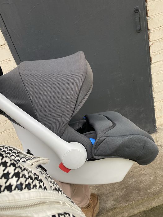 Автокрісло-люлька CARRELLO Mini