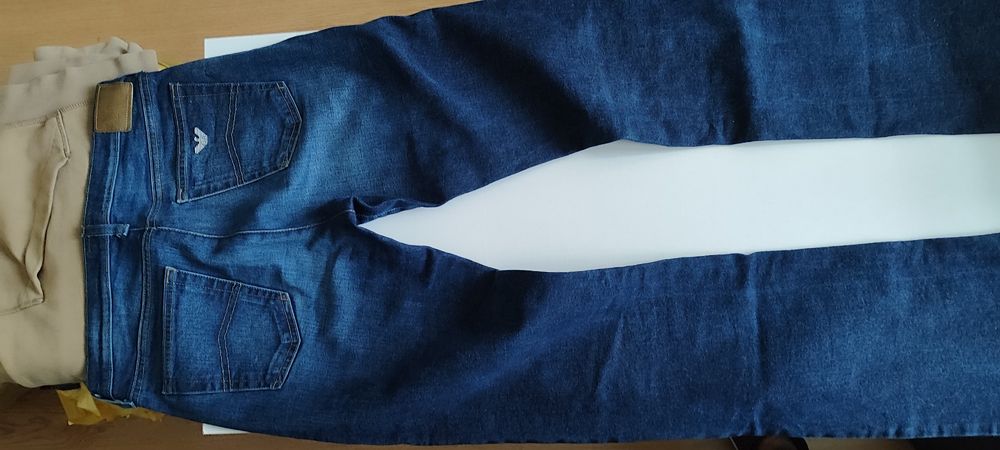 Spodnie jeans Giorgio Armani rozmiar 28