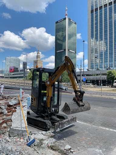 Minikoparka roboty ziemne przyłącza prądu wod-kan czyszczenie działek