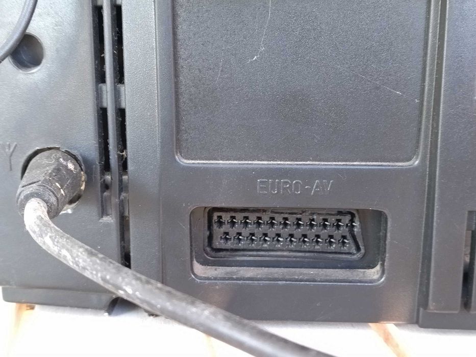 TELEVISÃO antiga e a funcionar, marca GRUNDIG