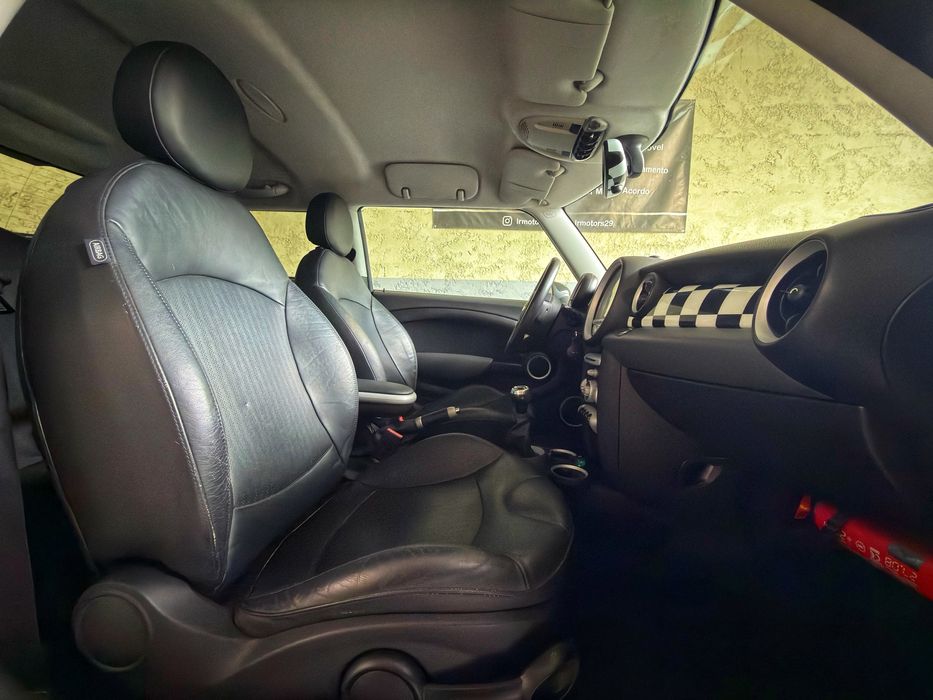 Mini Cooper 1.6D R56 - Desde 164€ Mês