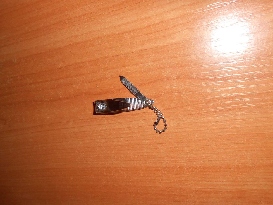 2 книпсера, кусачки для ногтей, с пилочкой