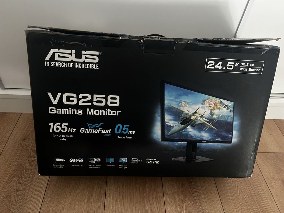 Vendo PC GAMING COMPLETO COM SECRETARIA MONITOR PERIFERICOS PS4 e televisao  e retiro os adesivos se necessario a com mais um rato e eum teclado
