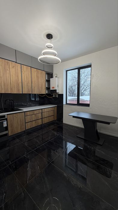 Продаж 3 км квартири в центрі м .Надвірна