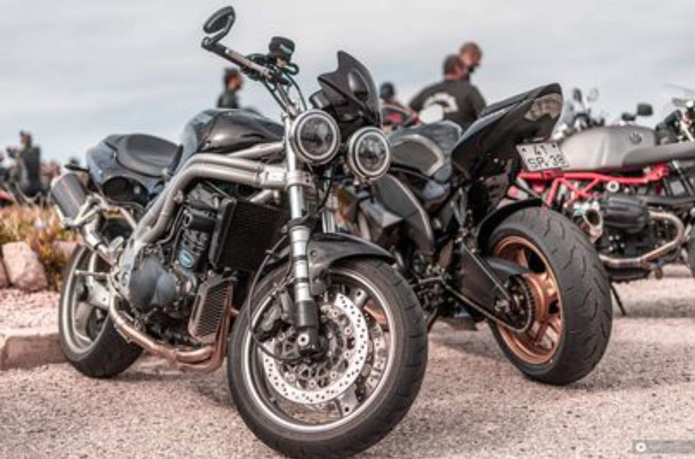 Moto muito estimada - Triumph Speed Triple 955 i
