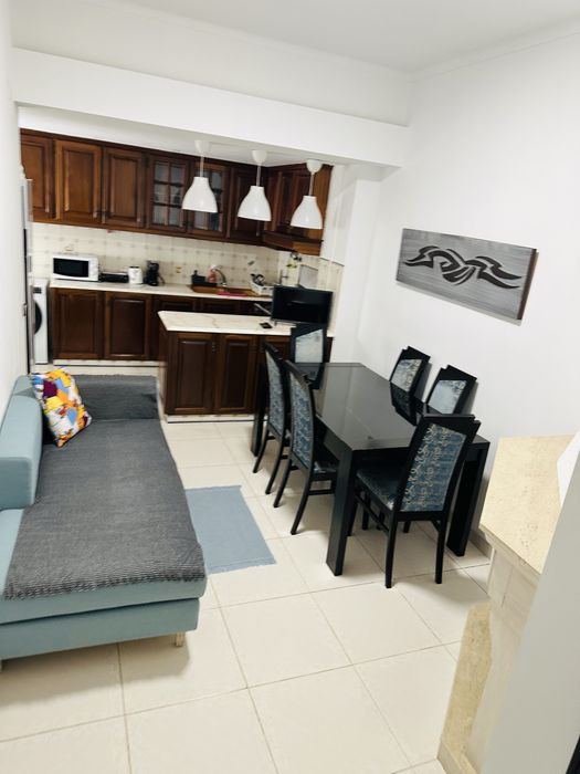 Quarto mobiliado c varanda para arrendar em Entrocamento