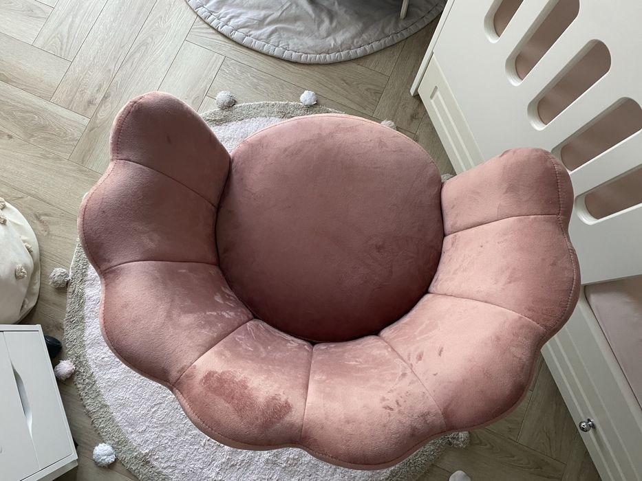 Fotel obrotowy muszelka chairus różowy obrotowy