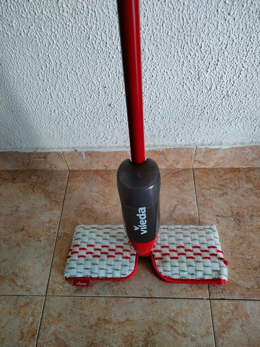 Vassoura Vileda como nova.64750885685634122