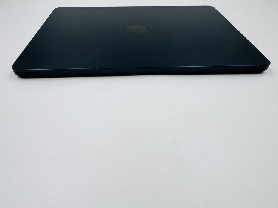Засвіт Apple Macbook Air 13.6 M3 2024 16GB RAM 256GB SSD Midnight IL7450