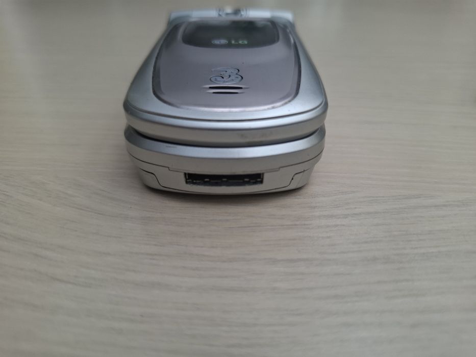 Lg 8120 telefon klapka
