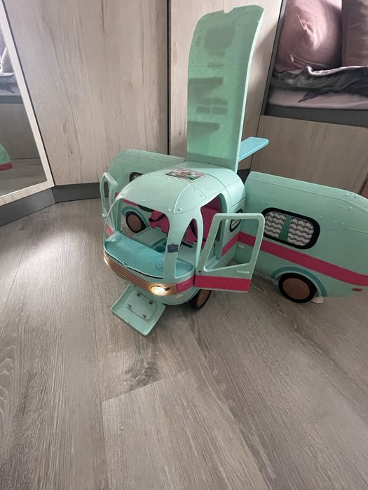 Автобус ЛОЛ. Ігровий набір L.O.L. Surprise Glam N' Go Campе