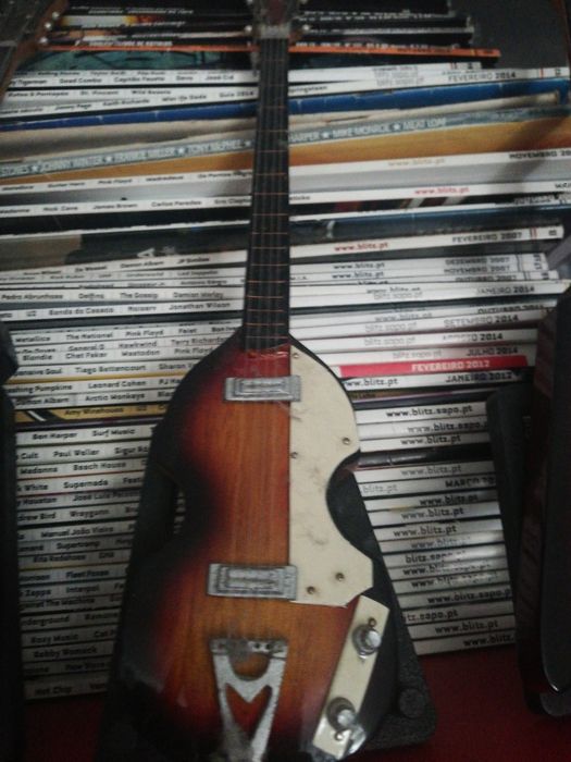 Decorative Guitars429044410750740481